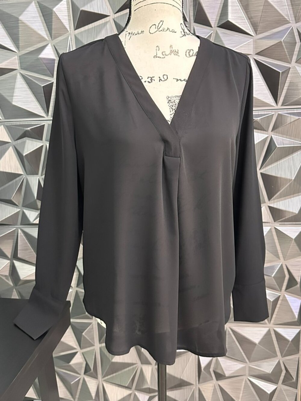 Ann Taylor black button up shirt MP Medium Petite
